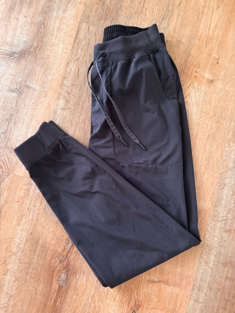 Lululemon ABC Lululemon joggers men’s medium EUC